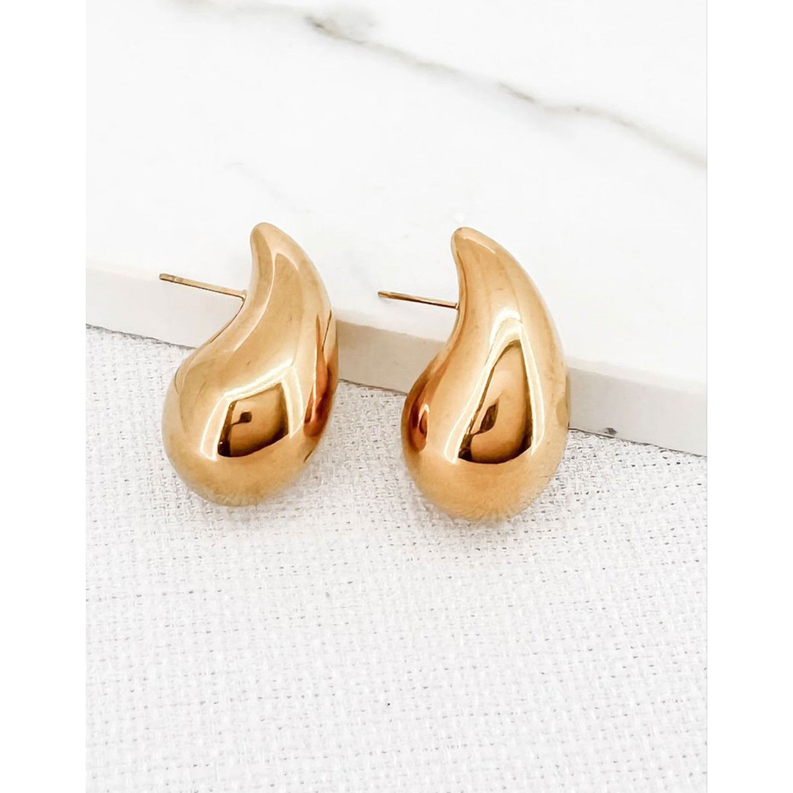 https://dknwnigc18uf4.cloudfront.net/product-media/SKA/1600/1600/Large-Teardrop-Earrings.jpg