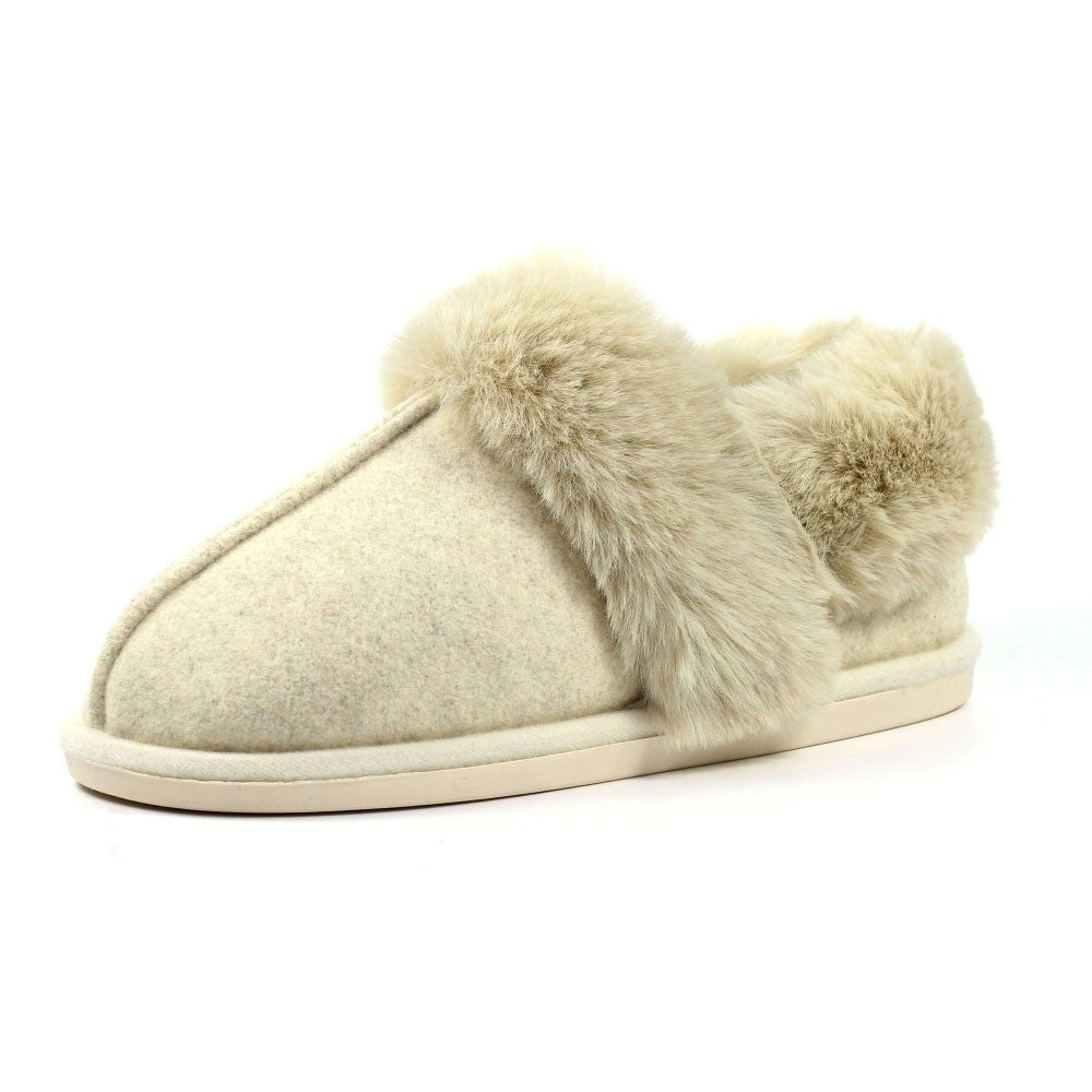 https://dknwnigc18uf4.cloudfront.net/product-media/QMT/1600/1600/ember-ii-beige-slipper-p6909-392278image.jpg