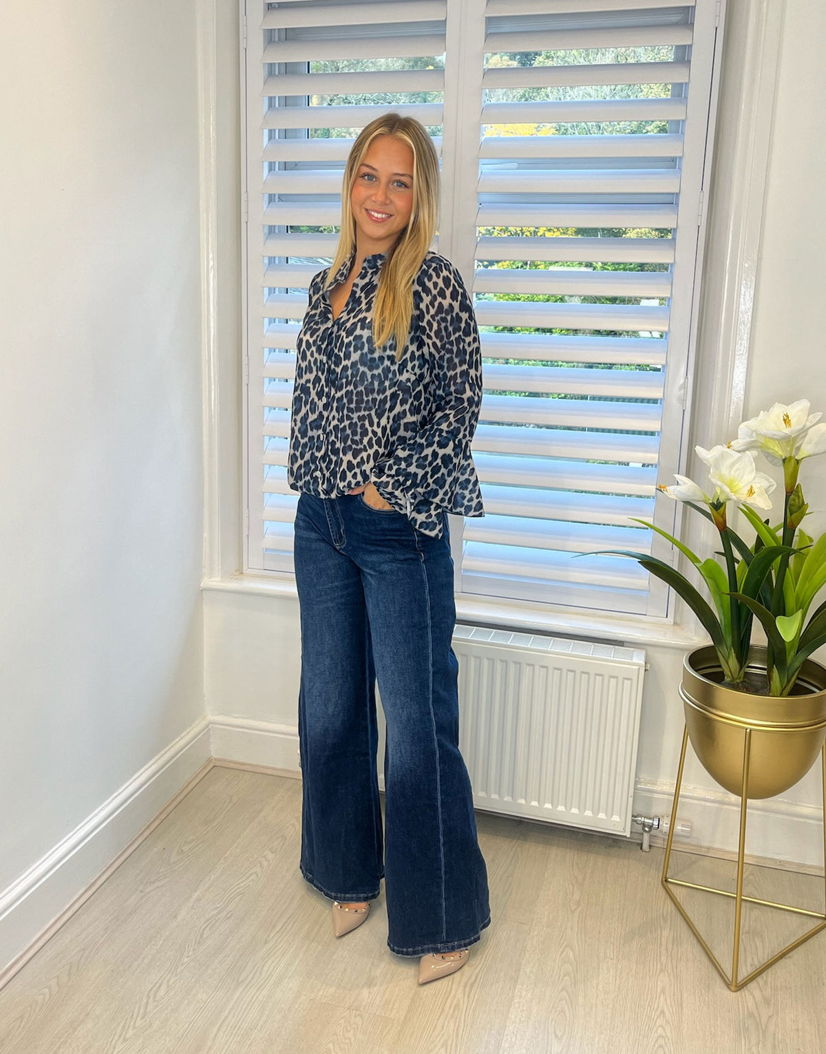 Engineered Wide Leg Denim Jeans